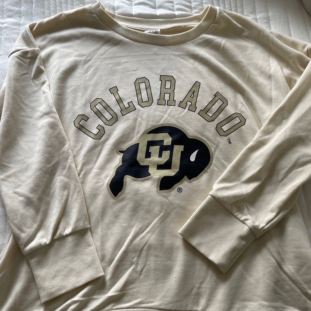 BNWT University of Colorado CU Boulder sweatshirt size M